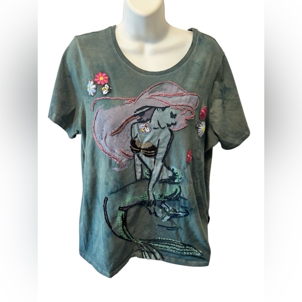 Disney Princess Ariel Embroidered T-Shirt - Green Pink Crew Neck Artsy
